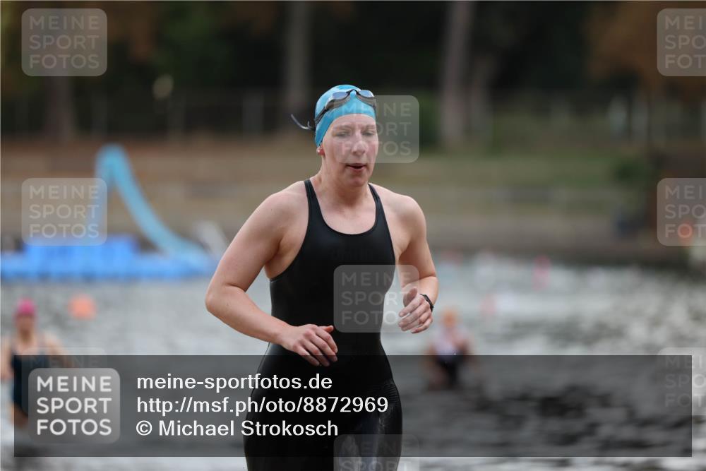 14.09.2025 - Stadtparktriathlon Michael Strokosch http://msf.ph/oto/8872969 14.09.2025 12:10:38 Schwimmen 1239, 1249, 1287 meine-sportfotos.de