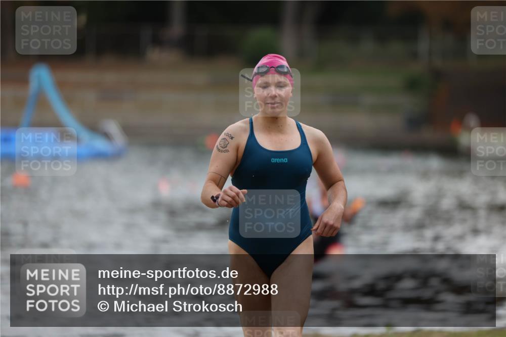 14.09.2025 - Stadtparktriathlon Michael Strokosch http://msf.ph/oto/8872988 14.09.2025 12:10:46 Schwimmen 1239, 1249, 1255 meine-sportfotos.de