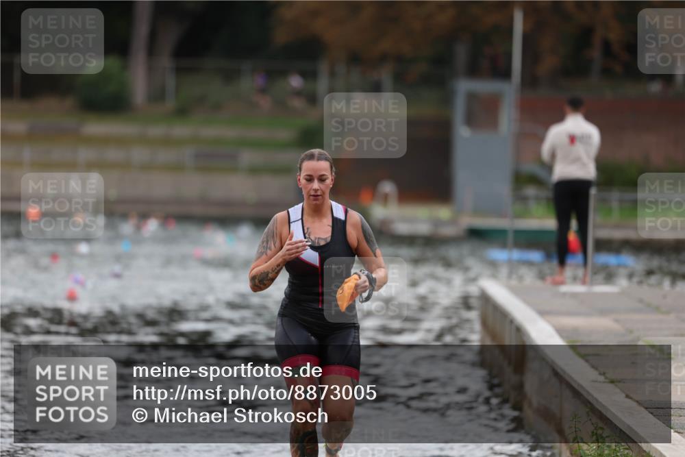 14.09.2025 - Stadtparktriathlon Michael Strokosch http://msf.ph/oto/8873005 14.09.2025 12:10:53 Schwimmen 1239, 1255 meine-sportfotos.de