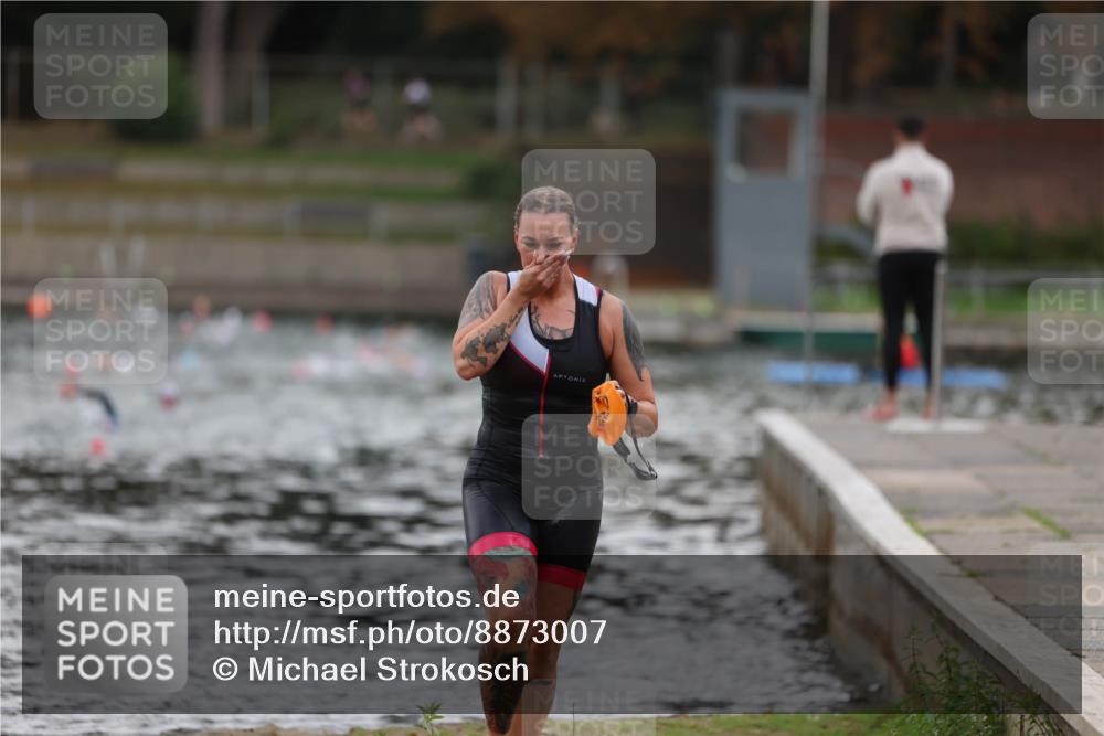 14.09.2025 - Stadtparktriathlon Michael Strokosch http://msf.ph/oto/8873007 14.09.2025 12:10:54 Schwimmen 1255 meine-sportfotos.de