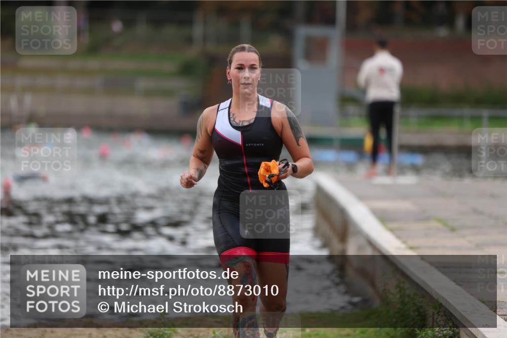 14.09.2025 - Stadtparktriathlon Michael Strokosch http://msf.ph/oto/8873010 14.09.2025 12:10:55 Schwimmen 1255 meine-sportfotos.de