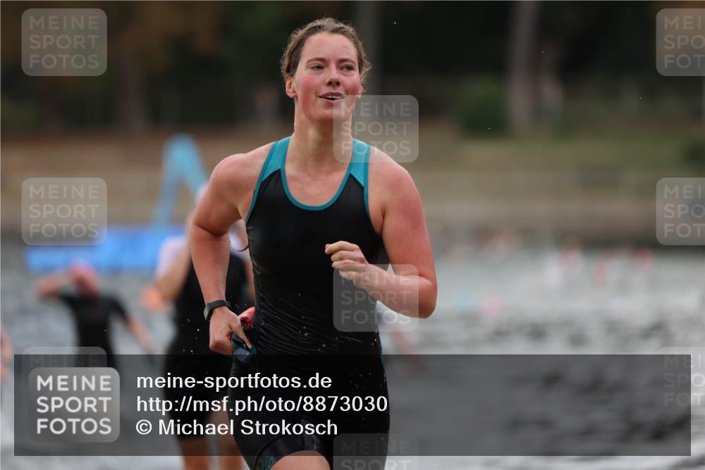 14.09.2025 - Stadtparktriathlon Michael Strokosch http://msf.ph/oto/8873030 14.09.2025 12:11:20 Schwimmen 1245, 1258, 1261, 1281, 1301, 1304 meine-sportfotos.de