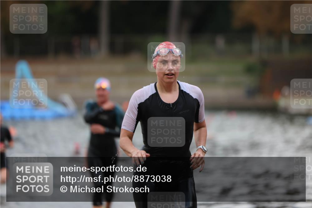 14.09.2025 - Stadtparktriathlon Michael Strokosch http://msf.ph/oto/8873038 14.09.2025 12:11:22 Schwimmen 1245, 1258, 1261, 1281, 1301, 1304 meine-sportfotos.de