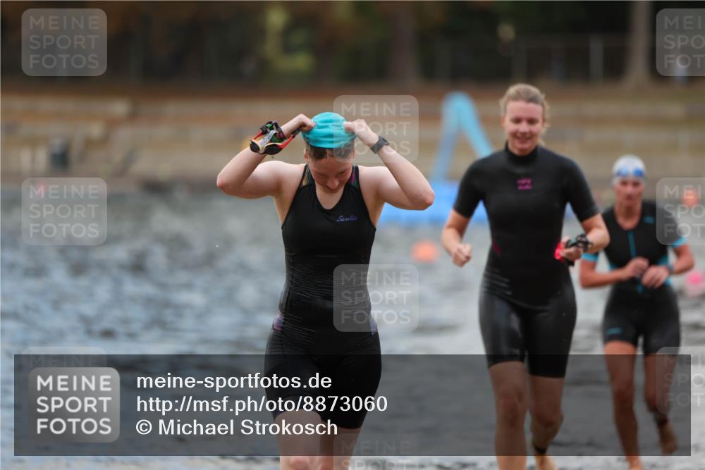 14.09.2025 - Stadtparktriathlon Michael Strokosch http://msf.ph/oto/8873060 14.09.2025 12:11:27 Schwimmen 1258, 1261, 1281, 1304 meine-sportfotos.de