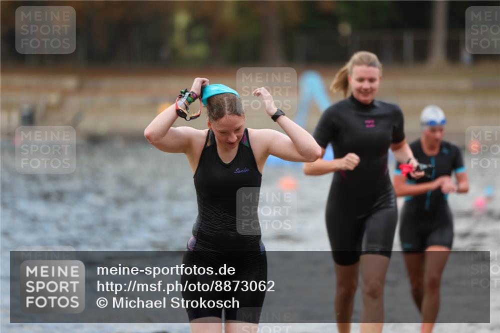 14.09.2025 - Stadtparktriathlon Michael Strokosch http://msf.ph/oto/8873062 14.09.2025 12:11:28 Schwimmen 1258, 1261, 1281, 1304 meine-sportfotos.de