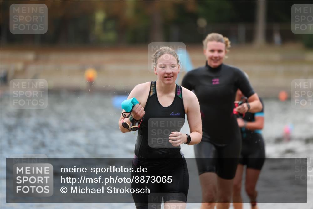 14.09.2025 - Stadtparktriathlon Michael Strokosch http://msf.ph/oto/8873065 14.09.2025 12:11:28 Schwimmen 1258, 1261, 1281, 1304 meine-sportfotos.de