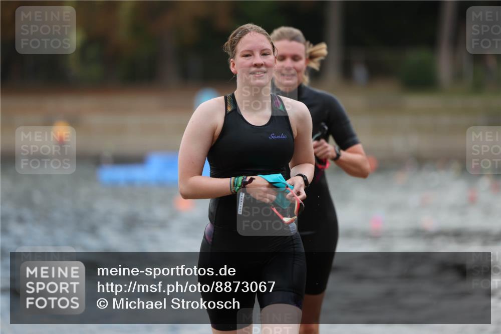 14.09.2025 - Stadtparktriathlon Michael Strokosch http://msf.ph/oto/8873067 14.09.2025 12:11:29 Schwimmen 1258, 1261, 1281, 1304 meine-sportfotos.de