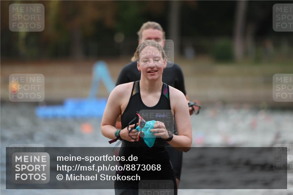 14.09.2025 - Stadtparktriathlon Michael Strokosch http://msf.ph/oto/8873068 14.09.2025 12:11:29 Schwimmen 1258, 1261, 1281, 1304 meine-sportfotos.de