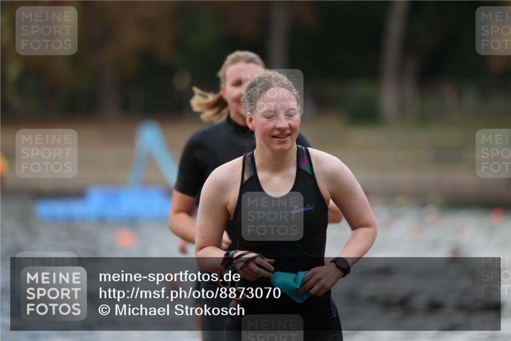 14.09.2025 - Stadtparktriathlon Michael Strokosch http://msf.ph/oto/8873070 14.09.2025 12:11:29 Schwimmen 1258, 1261, 1281, 1304 meine-sportfotos.de