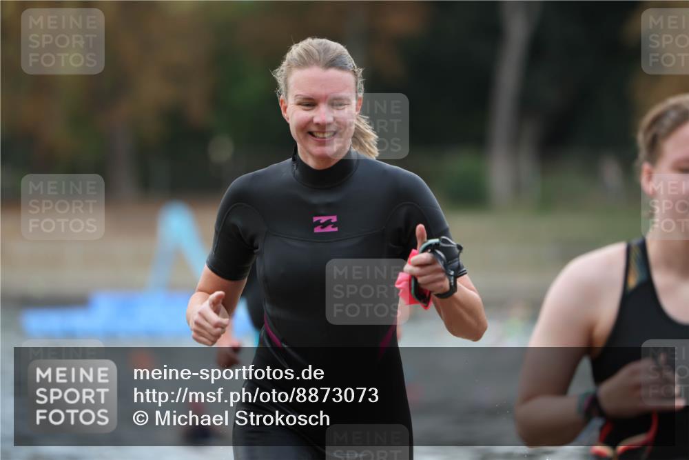 14.09.2025 - Stadtparktriathlon Michael Strokosch http://msf.ph/oto/8873073 14.09.2025 12:11:30 Schwimmen 1258, 1261, 1304 meine-sportfotos.de