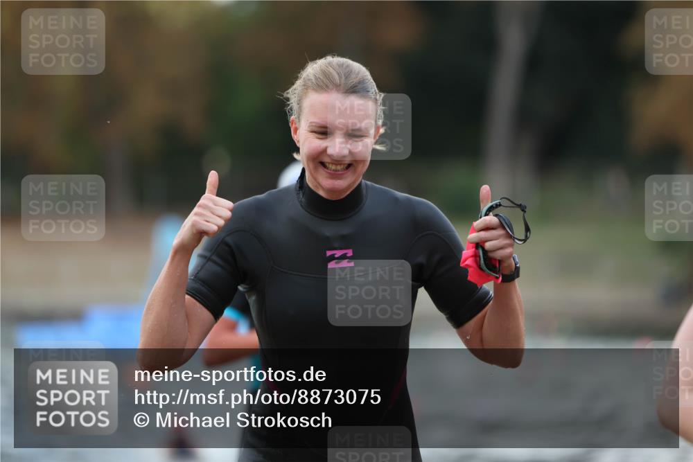 14.09.2025 - Stadtparktriathlon Michael Strokosch http://msf.ph/oto/8873075 14.09.2025 12:11:30 Schwimmen 1258, 1261, 1304 meine-sportfotos.de