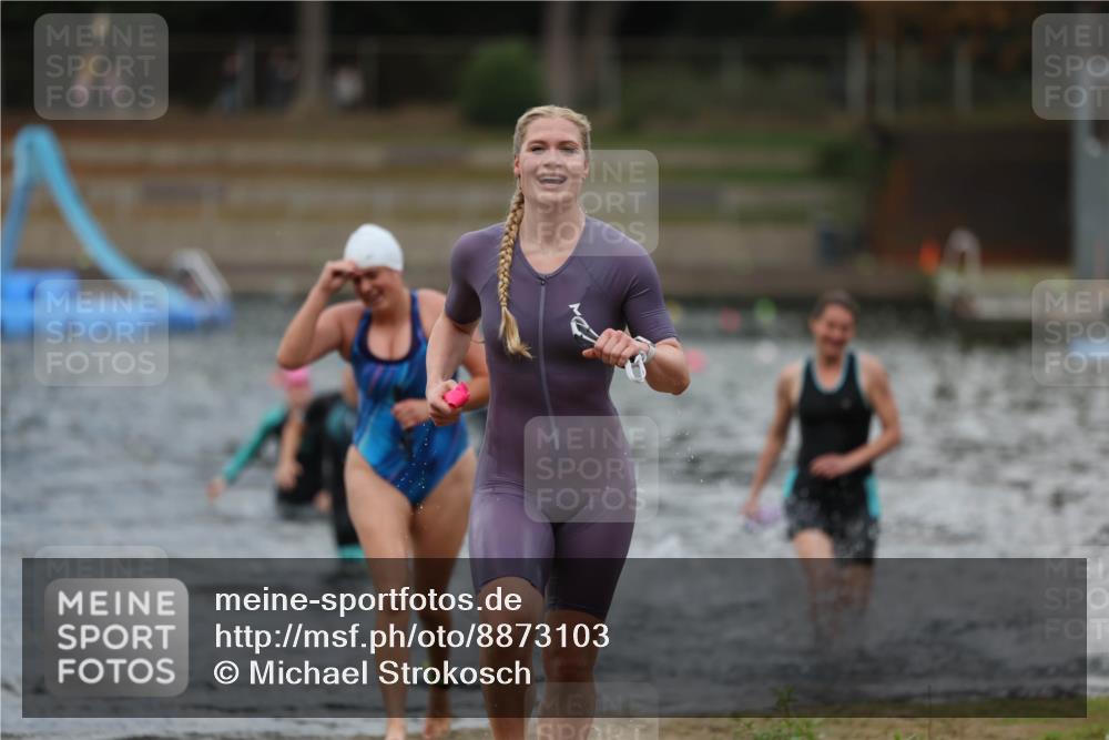 14.09.2025 - Stadtparktriathlon Michael Strokosch http://msf.ph/oto/8873103 14.09.2025 12:11:51 Schwimmen 1224, 1247, 1252, 1256, 1317 meine-sportfotos.de
