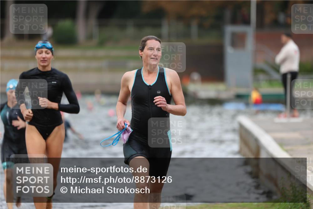 14.09.2025 - Stadtparktriathlon Michael Strokosch http://msf.ph/oto/8873126 14.09.2025 12:11:56 Schwimmen 1247, 1252, 1256, 1289, 1317 meine-sportfotos.de