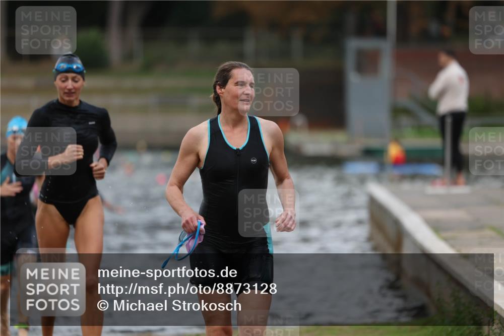 14.09.2025 - Stadtparktriathlon Michael Strokosch http://msf.ph/oto/8873128 14.09.2025 12:11:56 Schwimmen 1247, 1252, 1256, 1289, 1317 meine-sportfotos.de