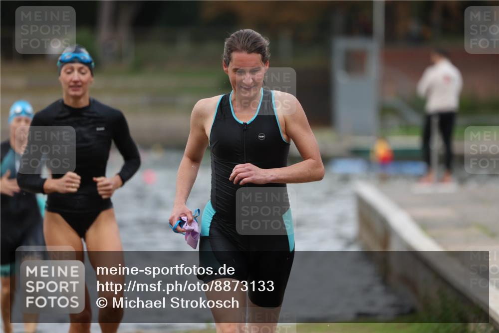 14.09.2025 - Stadtparktriathlon Michael Strokosch http://msf.ph/oto/8873133 14.09.2025 12:11:57 Schwimmen 1247, 1252, 1256, 1289, 1317 meine-sportfotos.de