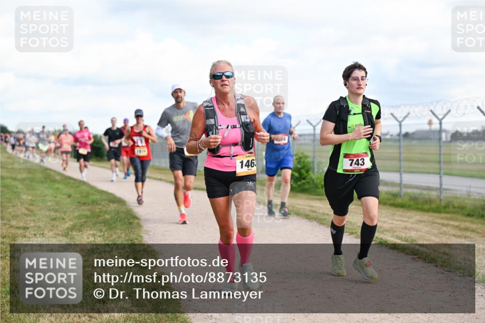 14.09.2025 - Airport Race Dr. Thomas Lammeyer http://msf.ph/oto/8873135 14.09.2025 12:17:53 Laufen 146, 743 meine-sportfotos.de