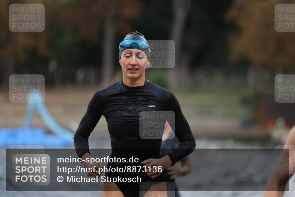 14.09.2025 - Stadtparktriathlon Michael Strokosch http://msf.ph/oto/8873136 14.09.2025 12:11:58 Schwimmen 1252, 1256, 1289, 1317 meine-sportfotos.de