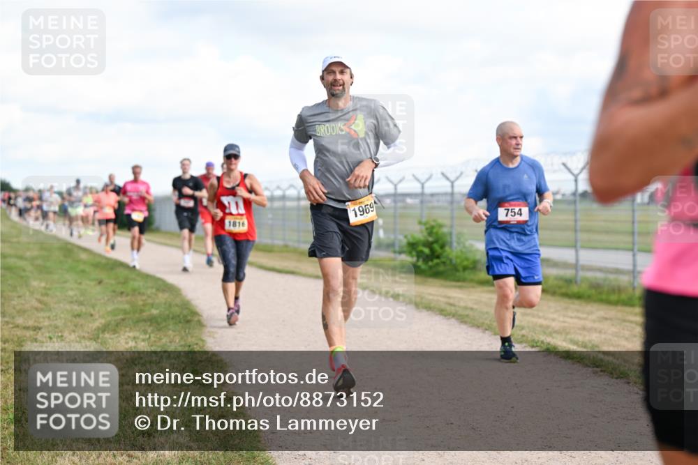 14.09.2025 - Airport Race Dr. Thomas Lammeyer http://msf.ph/oto/8873152 14.09.2025 12:17:54 Laufen 1816, 1969, 754 meine-sportfotos.de