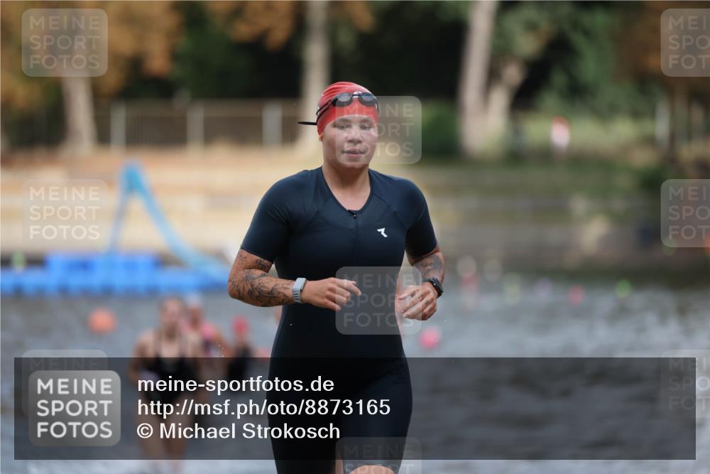 14.09.2025 - Stadtparktriathlon Michael Strokosch http://msf.ph/oto/8873165 14.09.2025 12:12:17 Schwimmen 1244, 1274, 1283, 1297 meine-sportfotos.de