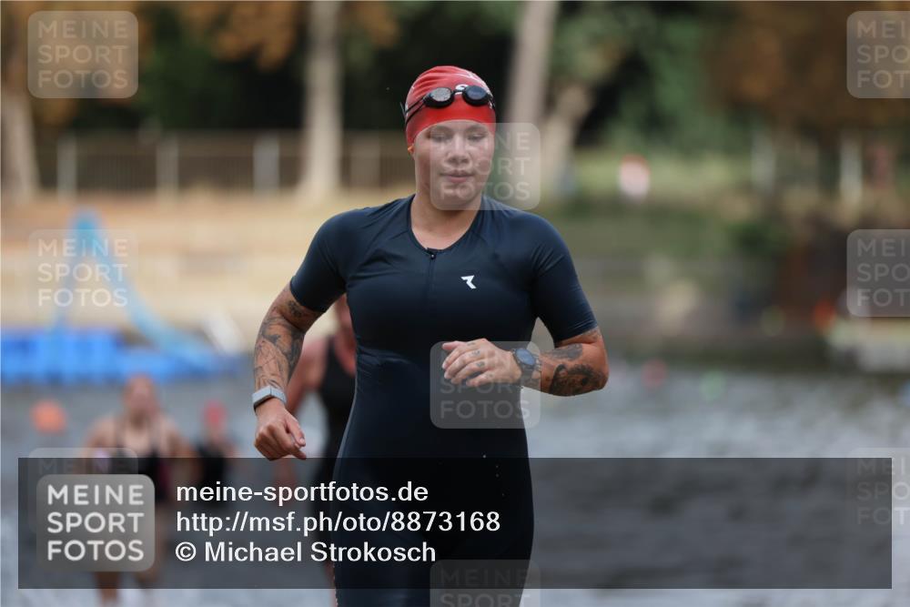 14.09.2025 - Stadtparktriathlon Michael Strokosch http://msf.ph/oto/8873168 14.09.2025 12:12:18 Schwimmen 1244, 1274, 1283, 1297 meine-sportfotos.de