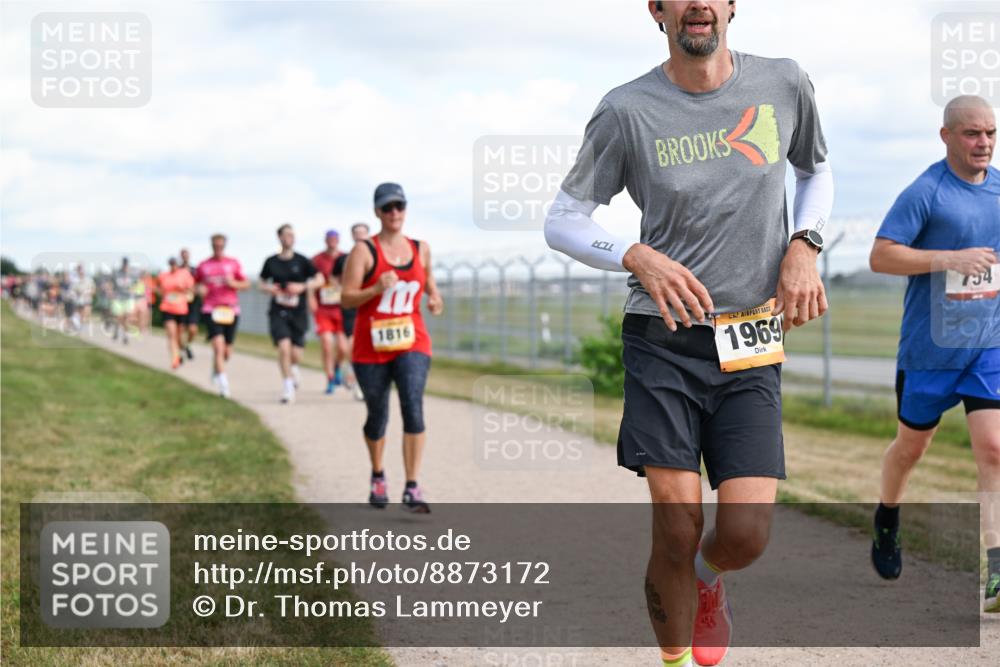 14.09.2025 - Airport Race Dr. Thomas Lammeyer http://msf.ph/oto/8873172 14.09.2025 12:17:55 Laufen 1816, 1969, 754 meine-sportfotos.de