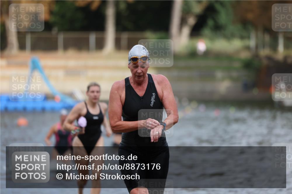 14.09.2025 - Stadtparktriathlon Michael Strokosch http://msf.ph/oto/8873176 14.09.2025 12:12:20 Schwimmen 1244, 1274, 1283, 1297 meine-sportfotos.de