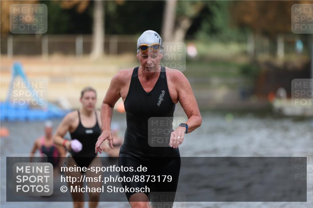14.09.2025 - Stadtparktriathlon Michael Strokosch http://msf.ph/oto/8873179 14.09.2025 12:12:20 Schwimmen 1244, 1274, 1283, 1297 meine-sportfotos.de
