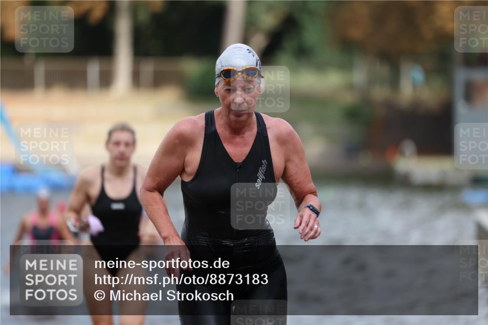 14.09.2025 - Stadtparktriathlon Michael Strokosch http://msf.ph/oto/8873183 14.09.2025 12:12:21 Schwimmen 1244, 1274, 1283, 1297 meine-sportfotos.de