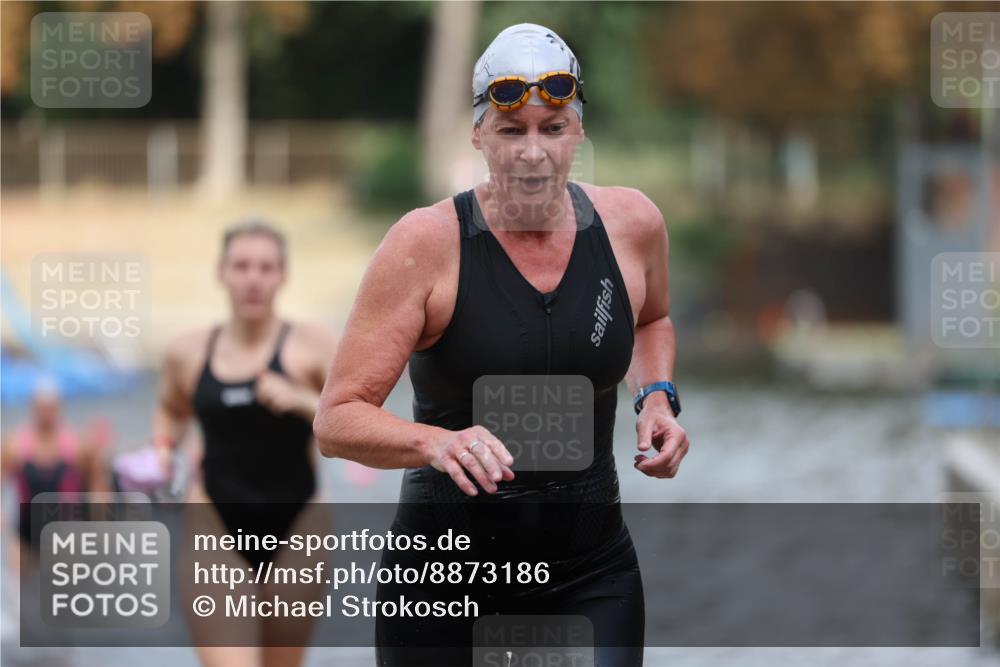 14.09.2025 - Stadtparktriathlon Michael Strokosch http://msf.ph/oto/8873186 14.09.2025 12:12:22 Schwimmen 1229, 1244, 1274, 1283, 1297 meine-sportfotos.de