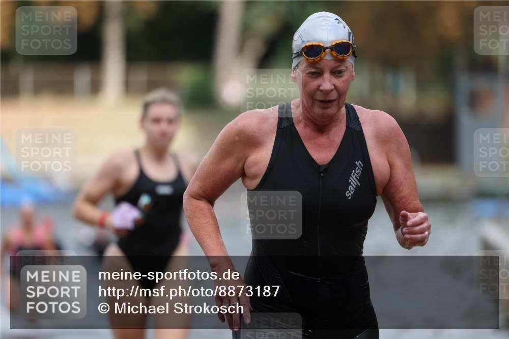 14.09.2025 - Stadtparktriathlon Michael Strokosch http://msf.ph/oto/8873187 14.09.2025 12:12:22 Schwimmen 1229, 1244, 1274, 1283, 1297 meine-sportfotos.de