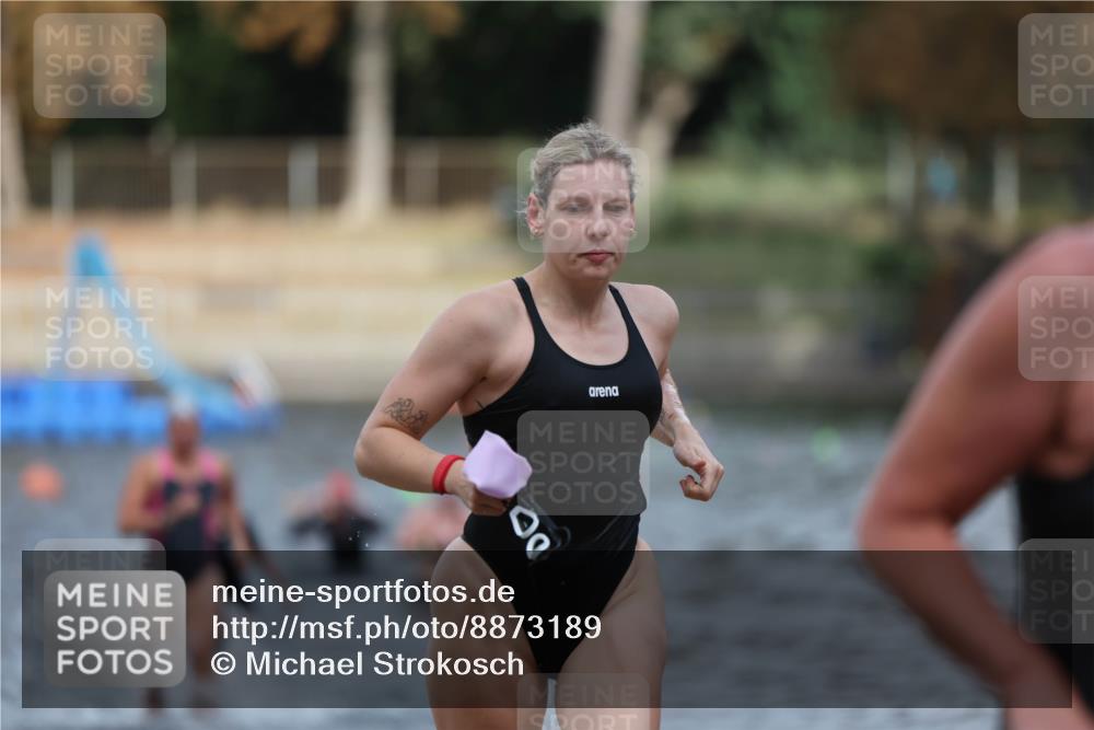 14.09.2025 - Stadtparktriathlon Michael Strokosch http://msf.ph/oto/8873189 14.09.2025 12:12:23 Schwimmen 1229, 1244, 1283, 1297 meine-sportfotos.de