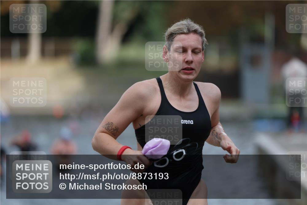 14.09.2025 - Stadtparktriathlon Michael Strokosch http://msf.ph/oto/8873193 14.09.2025 12:12:23 Schwimmen 1229, 1244, 1283, 1297 meine-sportfotos.de