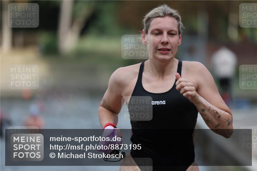 14.09.2025 - Stadtparktriathlon Michael Strokosch http://msf.ph/oto/8873195 14.09.2025 12:12:24 Schwimmen 1229, 1244, 1283, 1297 meine-sportfotos.de