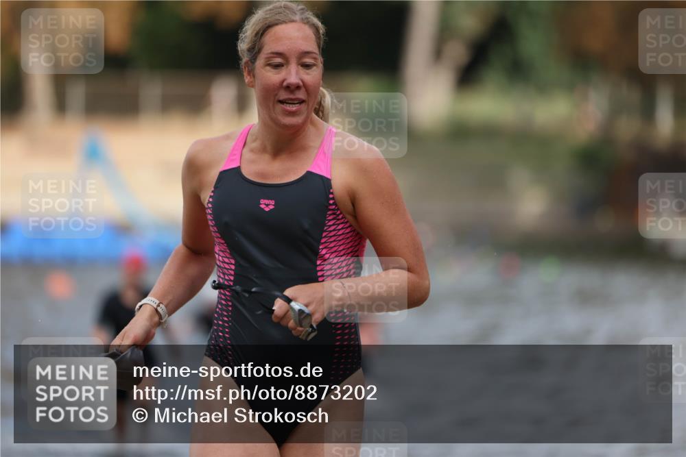 14.09.2025 - Stadtparktriathlon Michael Strokosch http://msf.ph/oto/8873202 14.09.2025 12:12:29 Schwimmen 1229, 1244, 1250, 1260 meine-sportfotos.de