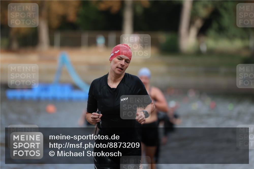 14.09.2025 - Stadtparktriathlon Michael Strokosch http://msf.ph/oto/8873209 14.09.2025 12:12:34 Schwimmen 1229, 1250, 1260 meine-sportfotos.de