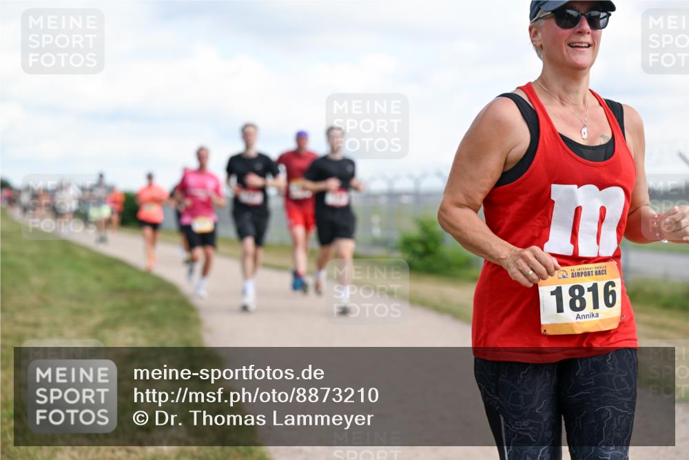 14.09.2025 - Airport Race Dr. Thomas Lammeyer http://msf.ph/oto/8873210 14.09.2025 12:17:57 Laufen 42, 1816 meine-sportfotos.de
