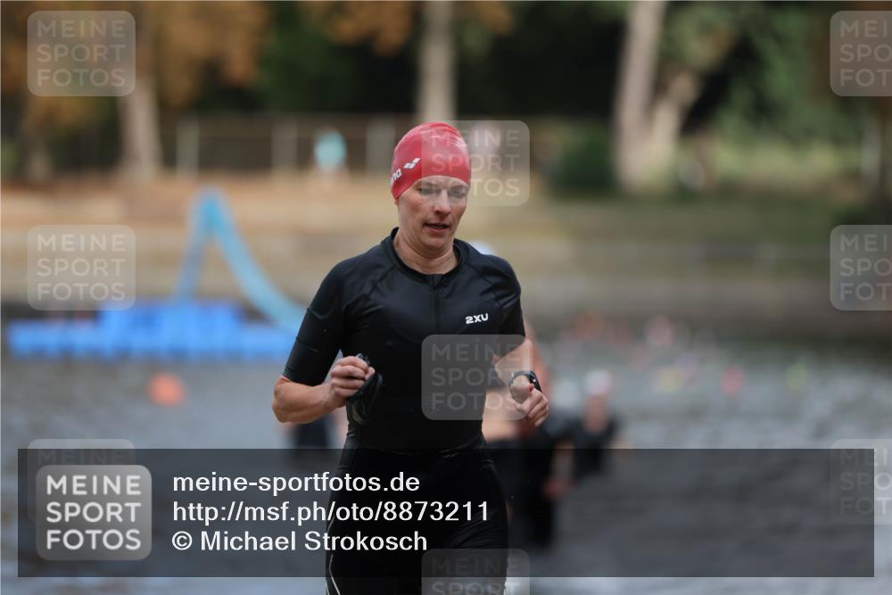 14.09.2025 - Stadtparktriathlon Michael Strokosch http://msf.ph/oto/8873211 14.09.2025 12:12:34 Schwimmen 1229, 1250, 1260 meine-sportfotos.de