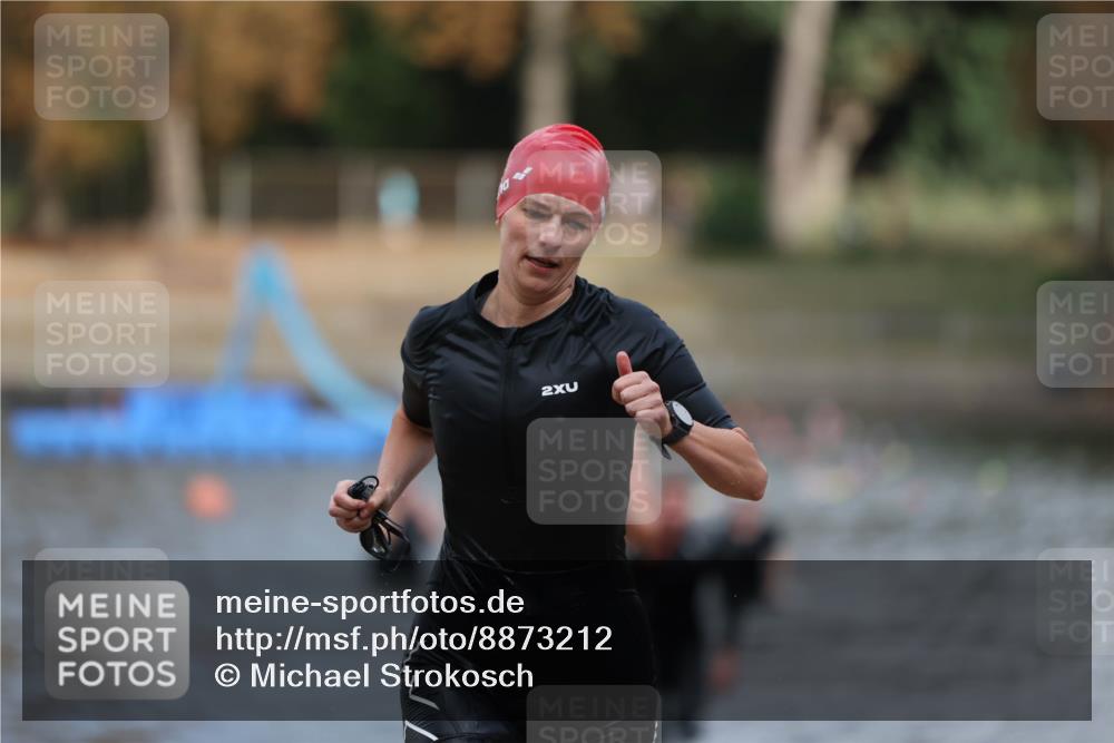 14.09.2025 - Stadtparktriathlon Michael Strokosch http://msf.ph/oto/8873212 14.09.2025 12:12:35 Schwimmen 1229, 1250, 1260 meine-sportfotos.de