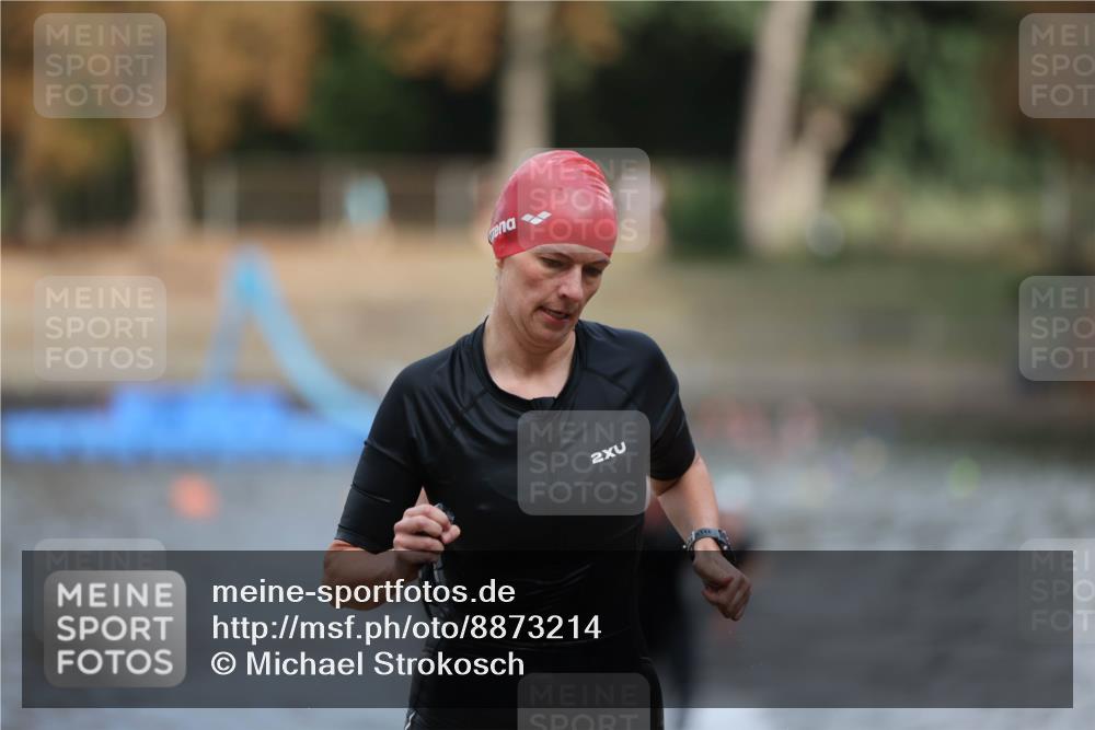 14.09.2025 - Stadtparktriathlon Michael Strokosch http://msf.ph/oto/8873214 14.09.2025 12:12:35 Schwimmen 1229, 1250, 1260 meine-sportfotos.de