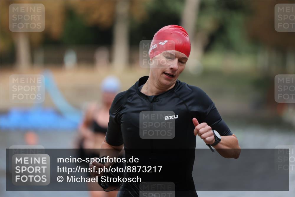 14.09.2025 - Stadtparktriathlon Michael Strokosch http://msf.ph/oto/8873217 14.09.2025 12:12:35 Schwimmen 1229, 1250, 1260 meine-sportfotos.de