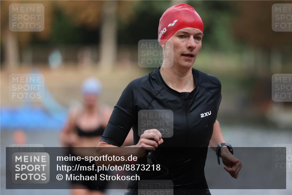 14.09.2025 - Stadtparktriathlon Michael Strokosch http://msf.ph/oto/8873218 14.09.2025 12:12:36 Schwimmen 1229, 1250, 1260 meine-sportfotos.de