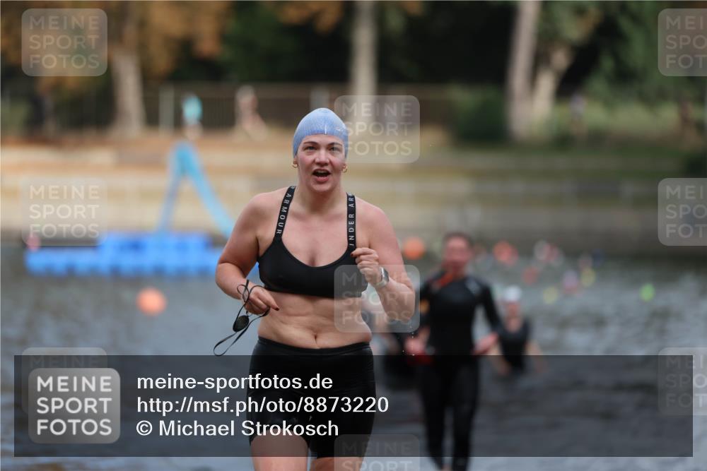 14.09.2025 - Stadtparktriathlon Michael Strokosch http://msf.ph/oto/8873220 14.09.2025 12:12:37 Schwimmen 1229, 1250, 1260, 1314 meine-sportfotos.de