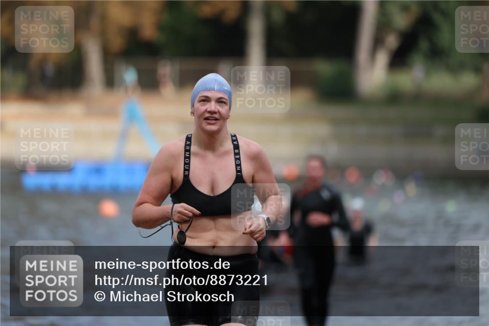 14.09.2025 - Stadtparktriathlon Michael Strokosch http://msf.ph/oto/8873221 14.09.2025 12:12:37 Schwimmen 1229, 1250, 1260, 1314 meine-sportfotos.de