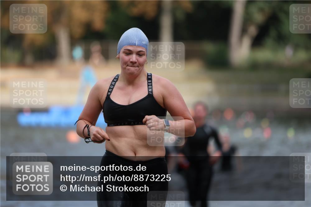 14.09.2025 - Stadtparktriathlon Michael Strokosch http://msf.ph/oto/8873225 14.09.2025 12:12:38 Schwimmen 1229, 1250, 1260, 1314 meine-sportfotos.de