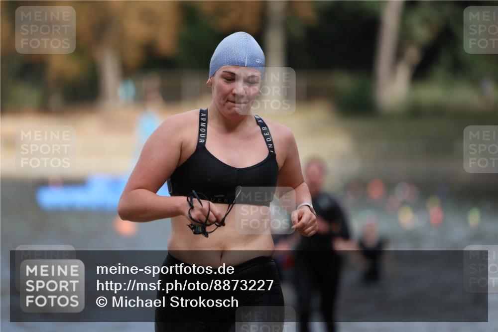 14.09.2025 - Stadtparktriathlon Michael Strokosch http://msf.ph/oto/8873227 14.09.2025 12:12:38 Schwimmen 1229, 1250, 1260, 1314 meine-sportfotos.de