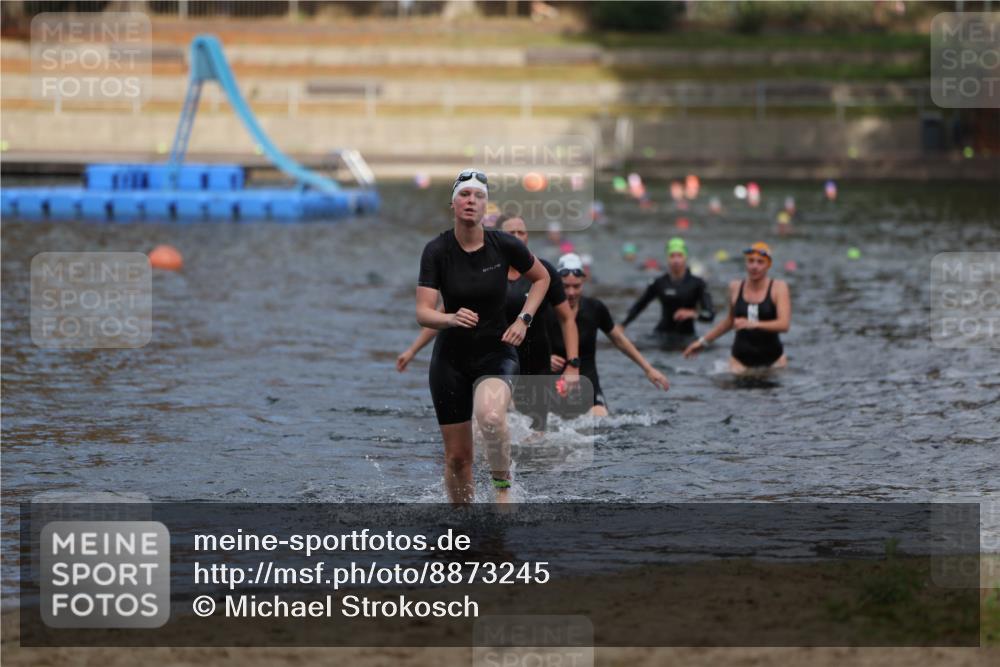 14.09.2025 - Stadtparktriathlon Michael Strokosch http://msf.ph/oto/8873245 14.09.2025 12:12:44 Schwimmen 1250, 1293, 1310, 1314 meine-sportfotos.de