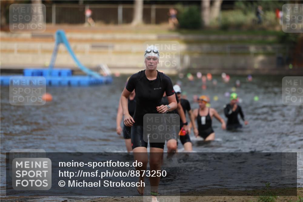 14.09.2025 - Stadtparktriathlon Michael Strokosch http://msf.ph/oto/8873250 14.09.2025 12:12:46 Schwimmen 1275, 1293, 1310, 1314 meine-sportfotos.de