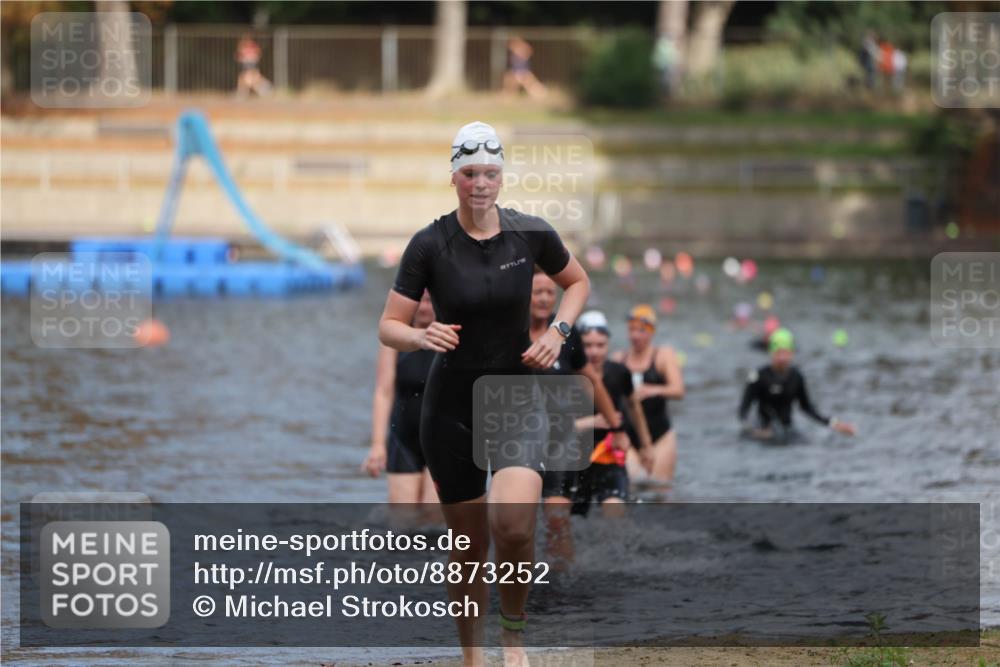 14.09.2025 - Stadtparktriathlon Michael Strokosch http://msf.ph/oto/8873252 14.09.2025 12:12:47 Schwimmen 1275, 1293, 1296, 1310, 1314 meine-sportfotos.de