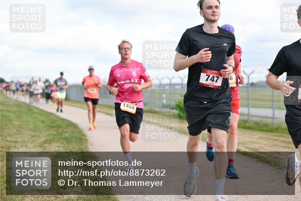 14.09.2025 - Airport Race Dr. Thomas Lammeyer http://msf.ph/oto/8873262 14.09.2025 12:18:00 Laufen 747, 36, 526, 1454 meine-sportfotos.de