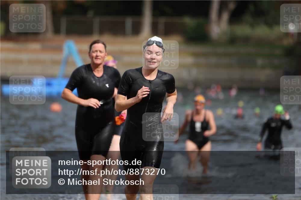 14.09.2025 - Stadtparktriathlon Michael Strokosch http://msf.ph/oto/8873270 14.09.2025 12:12:52 Schwimmen 1275, 1293, 1296, 1310, 1314 meine-sportfotos.de